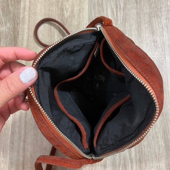 Baggu Natural Milled Leather Circle Round Long Shoulder Crossbody Bag purse - Picture 14 of 14